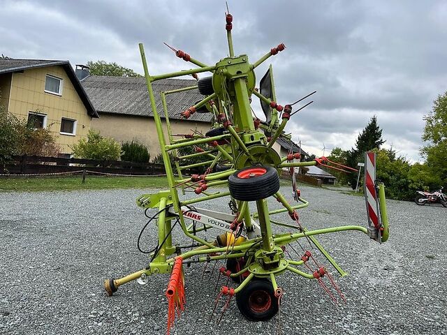 Hay technology Claas Volto 870