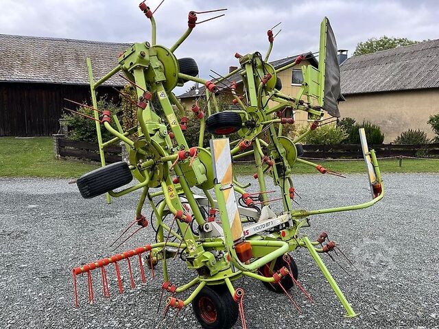 Hay technology Claas Volto 870