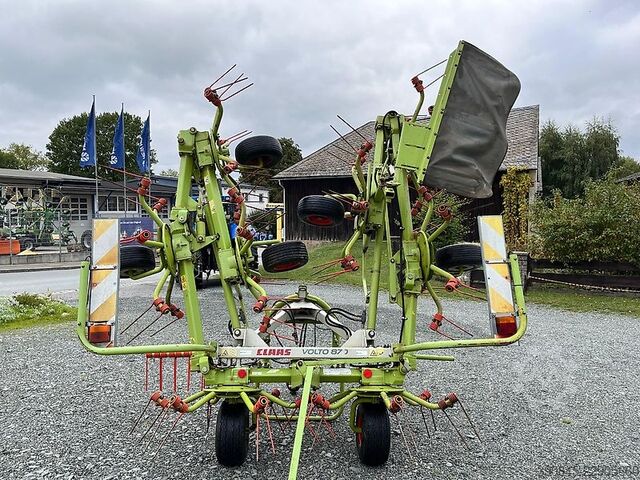 Hay technology Claas Volto 870