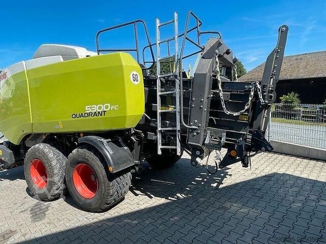 Bale press (agriculture) Claas Quadrant 5300 FC