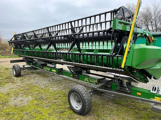 Combine harvester John Deere T560i Hillmaster