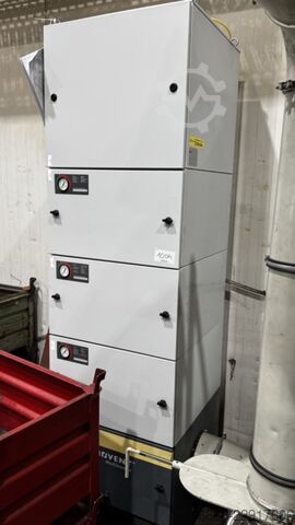 Industrieroboter EWM Schweißkabine