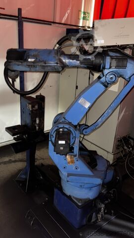 Industrieroboter EWM Schweißkabine