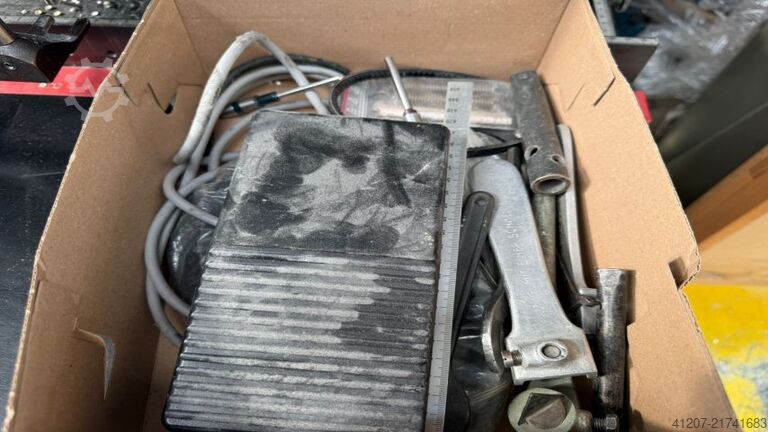 Miscellaneous Hang 117-11 paper drilling machine