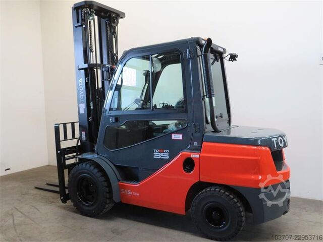 Forklift Toyota 52-8FDJF35