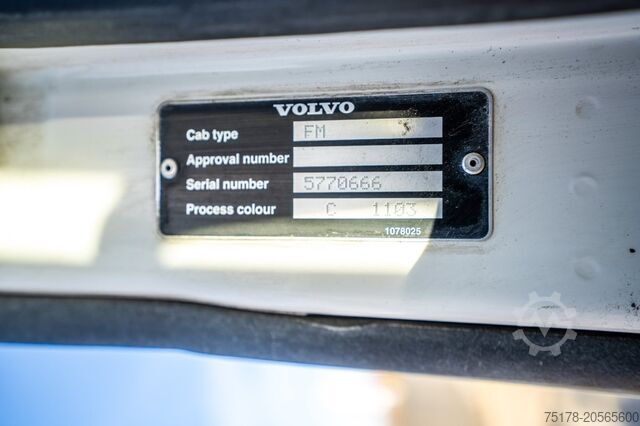 Standard tractor VOLVO FMX 460 GLOB + HYDR