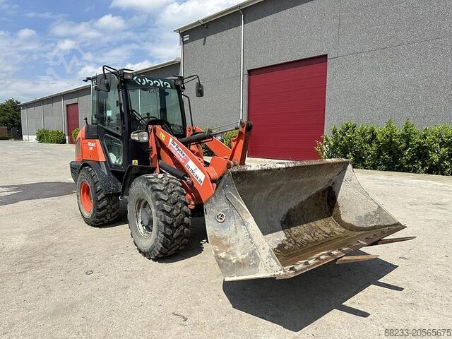 Loader Kubota R065W