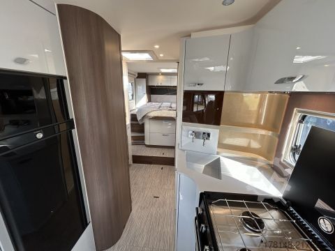 Integriertes Wohnmobil Bürstner Elegance I 920 G