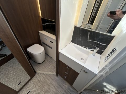 Integriertes Wohnmobil Bürstner Elegance I 920 G