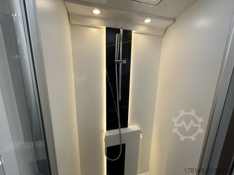 Integriertes Wohnmobil Bürstner Elegance I 920 G