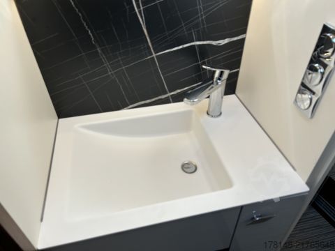 Integriertes Wohnmobil Bürstner Elegance I 920 G