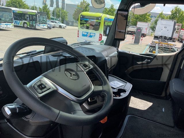 Standard tractor unit Mercedes-Benz eActros 600 LS GigaSpace SoloStar SHZ Standklima