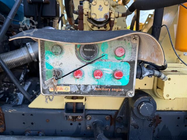 Concrete mixer truck Astra HD9 84.48