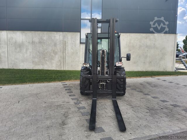 Geländestapler Manitou MC 30-4