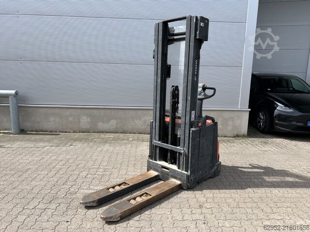 High Lift stacker Toyota SWE 160 L