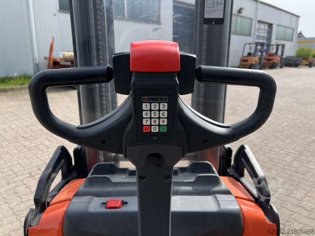 High Lift stacker Toyota SWE 160