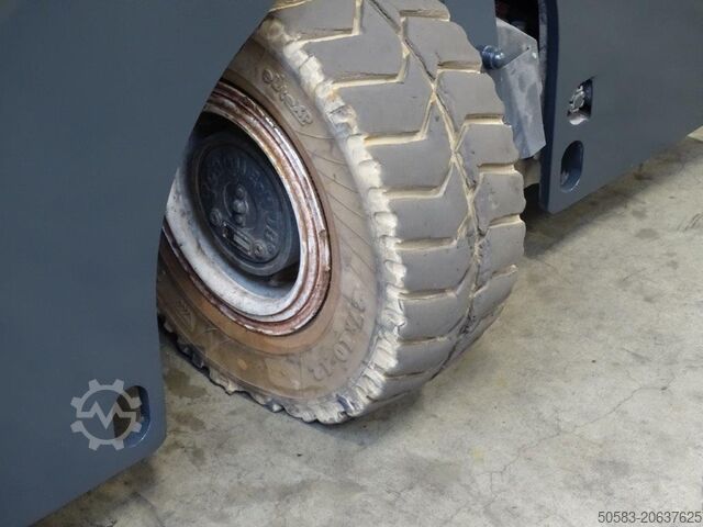 Four-way side loader Combilift C4000ET - TRIPLEX