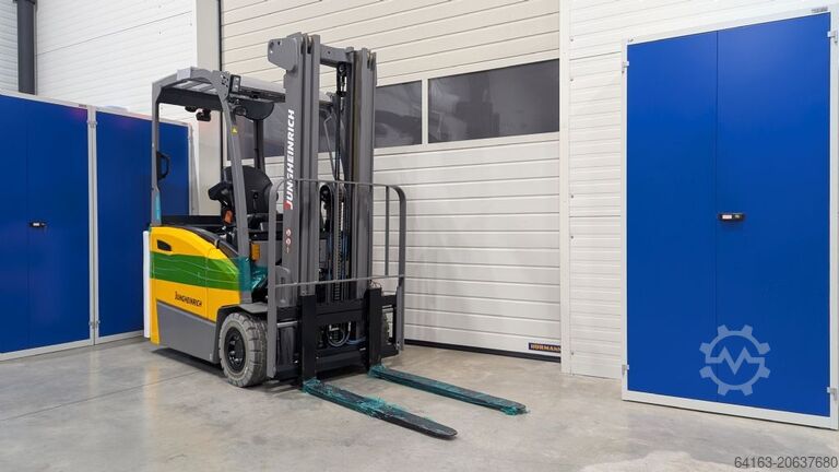 Electric 3-wheel forklift Jungheinrich EFG BB 216k Ausstellungsstück