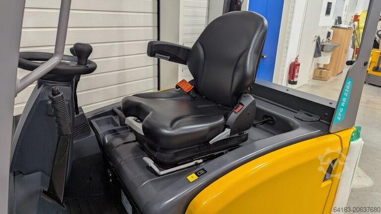 Electric 3-wheel forklift Jungheinrich EFG BB 216k Ausstellungsstück