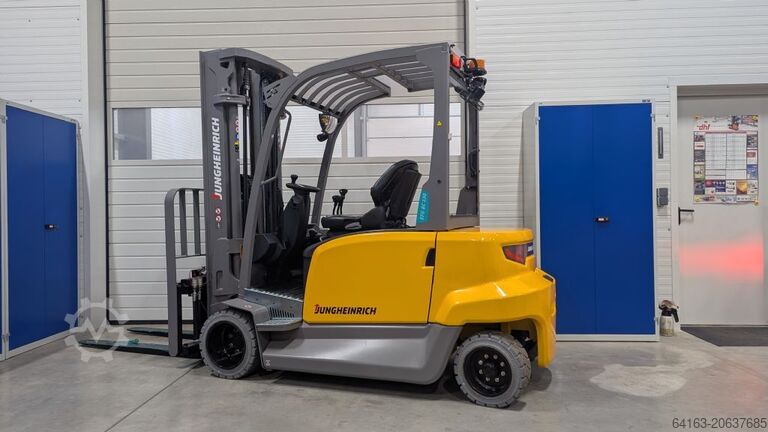 Electric 4-wheel forklift Jungheinrich EFG BC 330 Ausstellungsstück