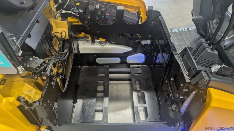 Electric 4-wheel forklift Jungheinrich EFG BC 330 Ausstellungsstück