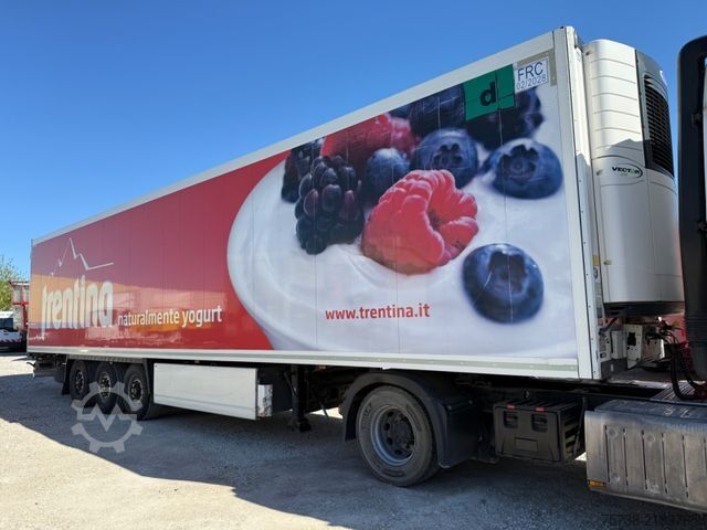 Reefer semitrailer KRONE SDR27 /Doppelstock/Carrier Vector 1550/3-Achsen