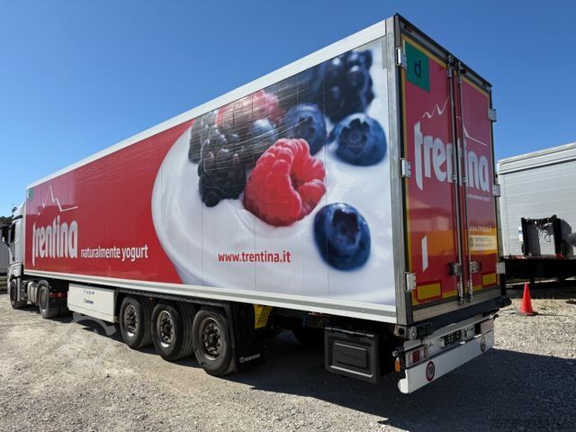 Reefer semitrailer KRONE SDR27 /Doppelstock/Carrier Vector 1550/3-Achsen