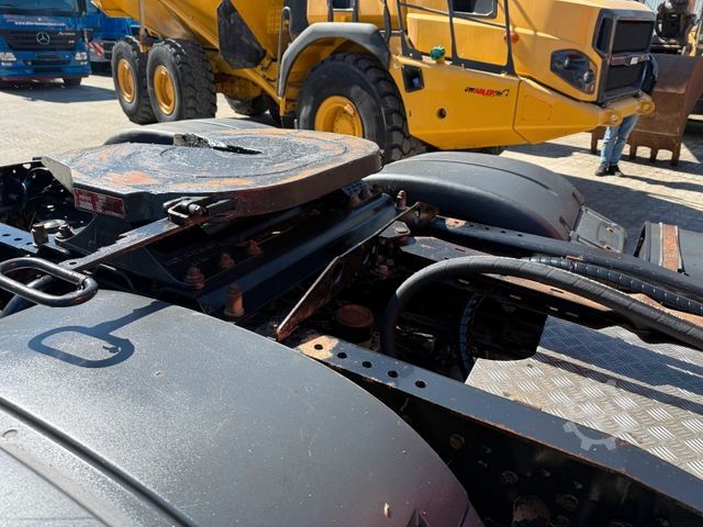 Standard tractor unit MAN TGS 26.540 SZM 6x4 Kipphydraulik Intarder