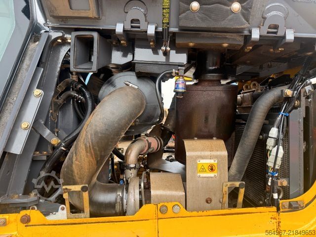 Road roller KOMATSU D61PX-15E0 6 Wege-Schild Klima