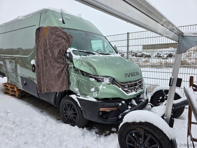 High top van IVECO 35S18 Kastenwagen Maxi hoch&lang, Unfall