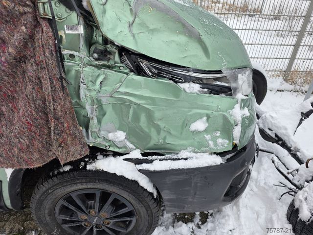High top van IVECO 35S18 Kastenwagen Maxi hoch&lang, Unfall