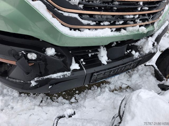 High top van IVECO 35S18 Kastenwagen Maxi hoch&lang, Unfall