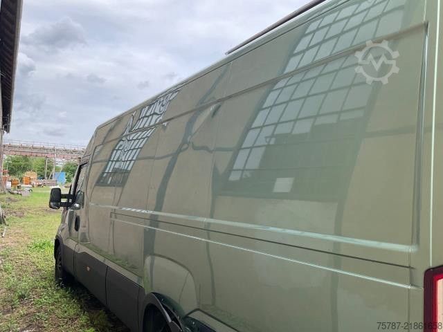 High top van IVECO 35S18 Kastenwagen Maxi hoch&lang, Unfall