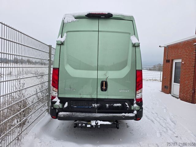High top van IVECO 35S18 Kastenwagen Maxi hoch&lang, Unfall