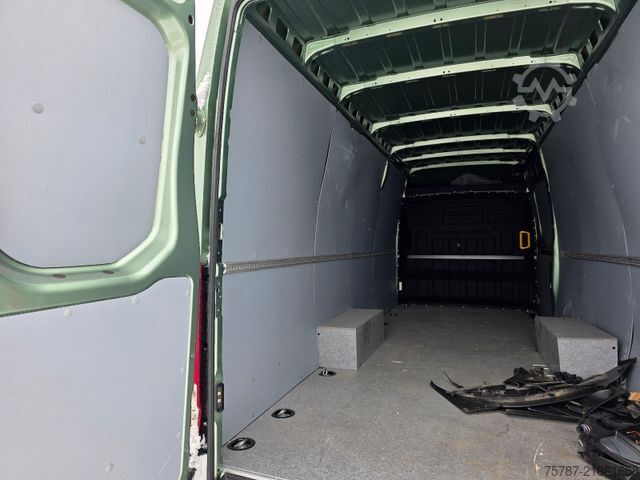 High top van IVECO 35S18 Kastenwagen Maxi hoch&lang, Unfall