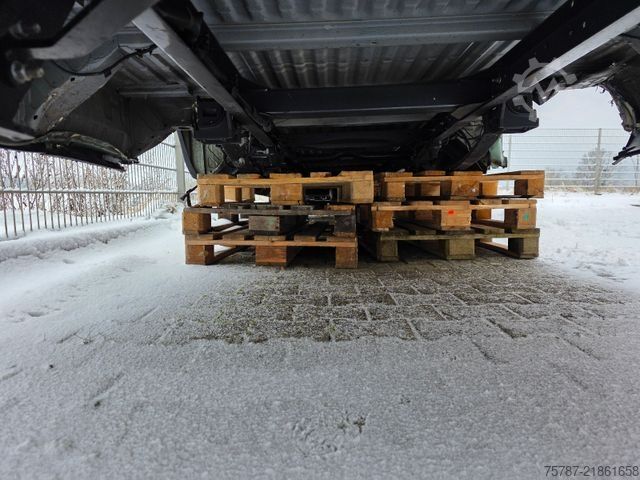 High top van IVECO 35S18 Kastenwagen Maxi hoch&lang, Unfall