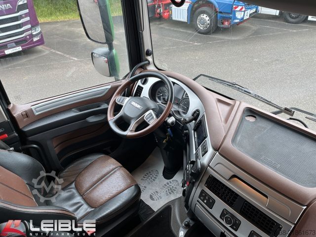 Standard tractor unit DAF XF 530 6x4 SSC*70to*2xTank*Standklima*Leder*