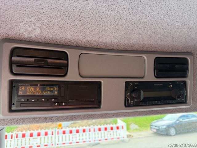 Box van MERCEDES-BENZ Atego 818 Koffer/Klima/Motorbremse/Schalter/EU6D