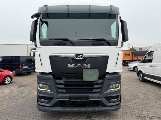 Hazardous materials truck MAN TGX 18 SZM / 4x2 LLS