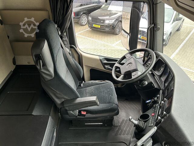 Standard tractor Mercedes-Benz Actros 1840 Streamspace / 733 dkm / Full Spoile...