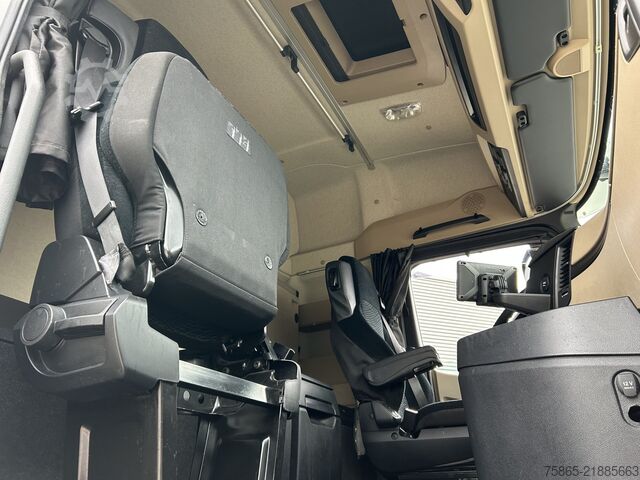 Standard tractor Mercedes-Benz Actros 1840 Streamspace / 733 dkm / Full Spoile...