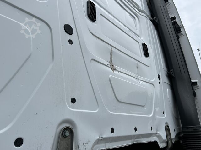 Standard tractor Mercedes-Benz Actros 1840 Streamspace / 733 dkm / Full Spoile...