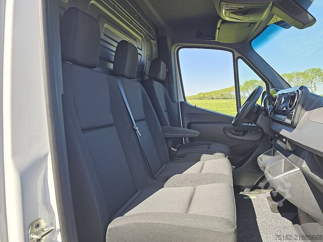 High-roof van MERCEDES-BENZ SPRINTER 317 L2H2 Mbux RWD Euro6!