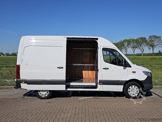 High-roof van MERCEDES-BENZ SPRINTER 317 L2H2 Mbux RWD Euro6!