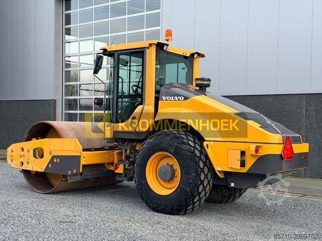 Vibrating machine Volvo SD 135 B