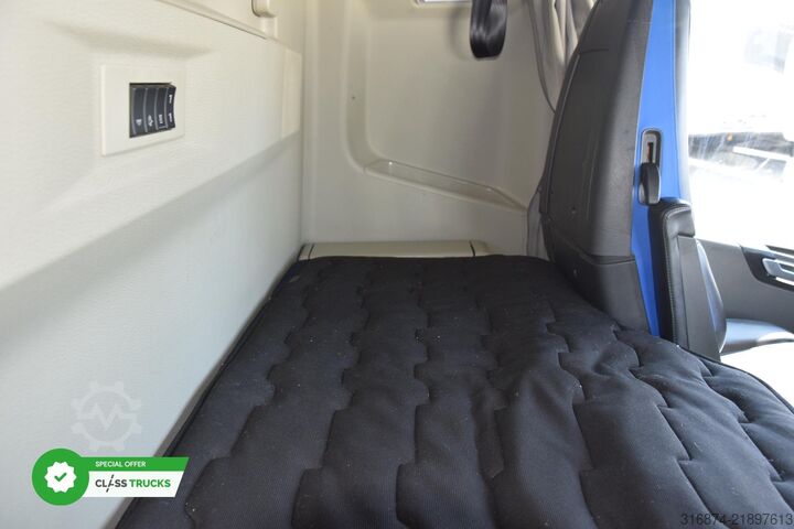 Standard tractor unit VOLVO FH 500 Globetrotter XL Varios