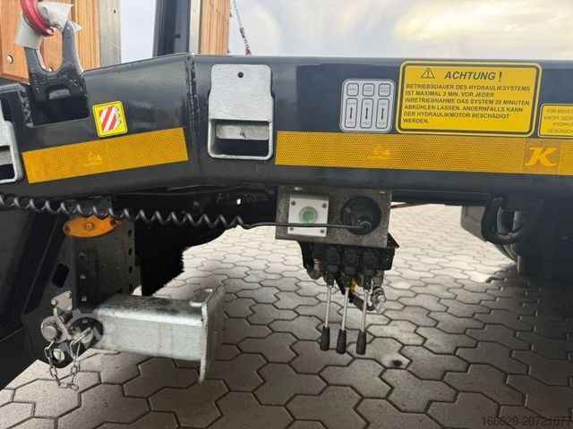 Tieflader-Sattelauflieger KÄSSBOHRER SLAR3 Tele Tiefbett Radmulden metallisiert