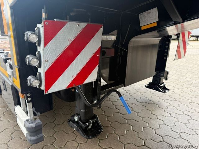 Tieflader-Sattelauflieger KÄSSBOHRER SLAR3 Tele Tiefbett Radmulden metallisiert