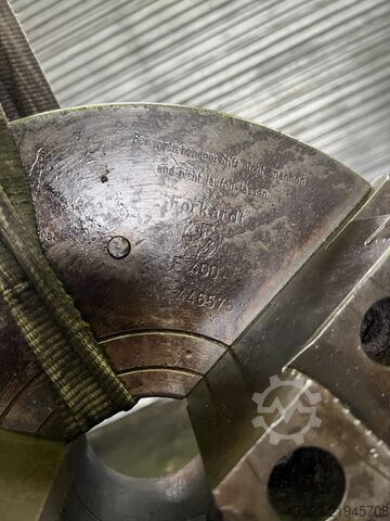 Chuck FORKARDT Dreibackenfutter F400