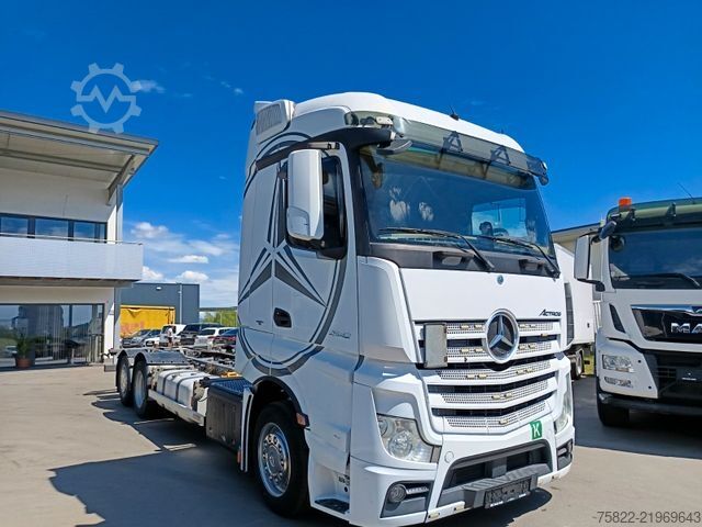 Swap body truck MERCEDES-BENZ Actros 2542 / Volumen / German / wenig KM